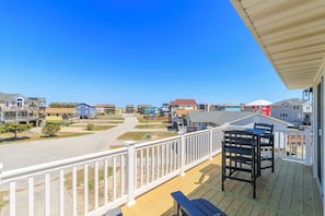 Top Level Deck with View of Beach Access
