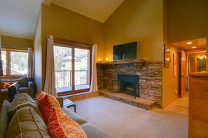Furniture, Indoors, Living Room, Couch, Fireplace