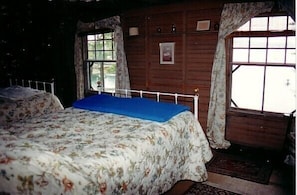 White Pines Master Bedroom - 2 fullsize beds