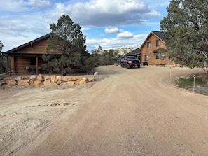 Driveway leading to Turquoise Tumbleweed (cabin on the left) and Pinyon Ridge (cabin on the right)