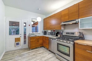 Kitchen w/ stainless steel appliances
