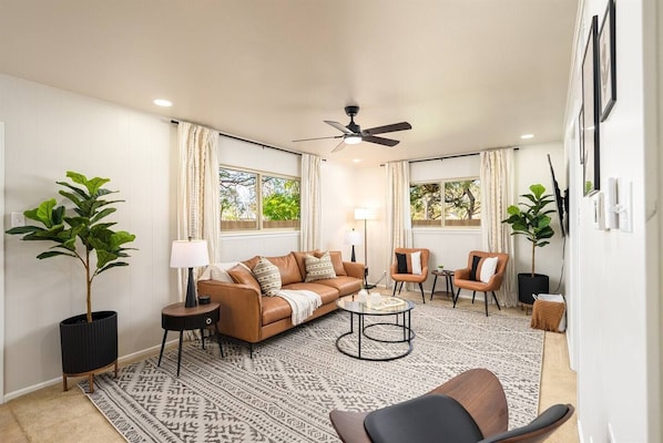 Relax in the living room on the genuine leather sofa
