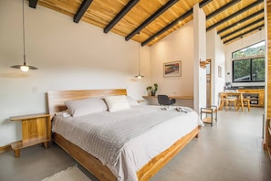 Habitación y escritorio