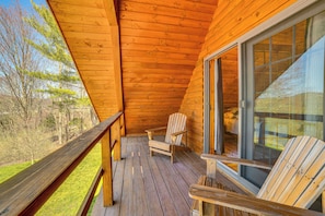 Balcony | Seating | Multi-Level Cabin