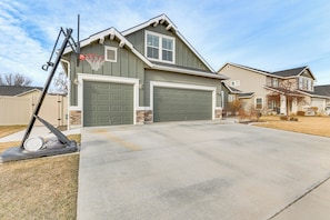 House Exterior | Parking | Driveway (3 Vehicles)