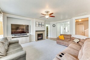 Living Room | Central A/C | Free WiFi | 1st Floor