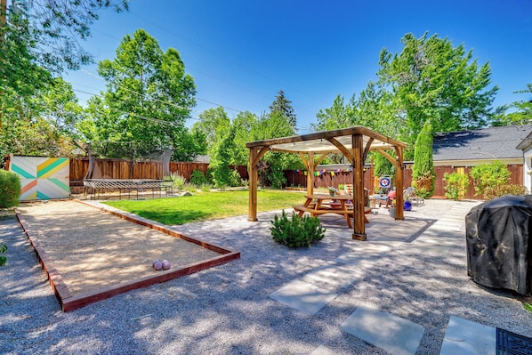 Reno Vacation Rental | 3BR | 3BA | 1,700 Sq Ft | 3 Steps Required