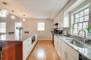 Kitchen | Drip & Keurig Coffee Makers | Toaster Oven