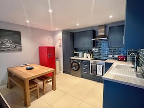 Kitchen/Dining
