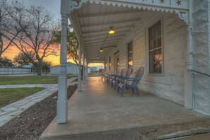Sink into a rocker and watch the world go by. Whether it’s morning stillness or golden hour magic, this porch invites you to pause, breathe, and soak in Texas hill country calm.