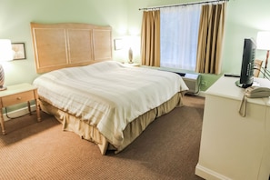 Experience the charm of Cape Cod in this inviting 1-bedroom condo featuring a king bed, perfect for couples or small families seeking a peaceful retreat.