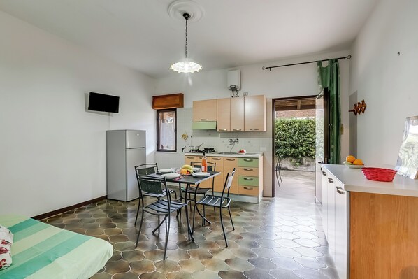 Kitchen and dining area