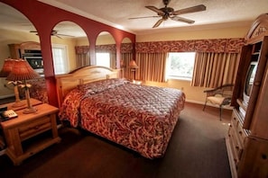 Indulge in luxury with a king master suite, ensuring a restful night’s sleep after a day in paradise.