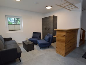 Entrance / Reception