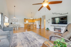 Living Room | Free WiFi | Central A/C & Heat | Electric Fireplace