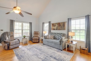 Living Room | Queen Sleeper Sofa