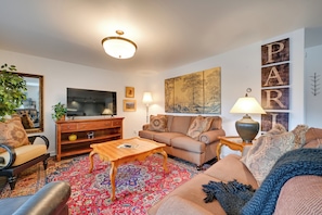 Living Room | Flat-Screen TV