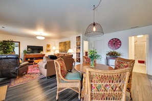 Dining Area | Dishware/Flatware | Trash Bags/Paper Towels