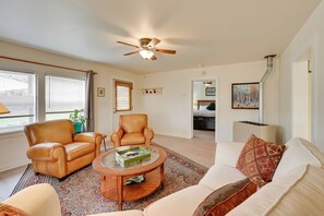 Living Room | Flat-Screen TV