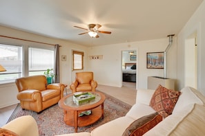Living Room | Flat-Screen TV