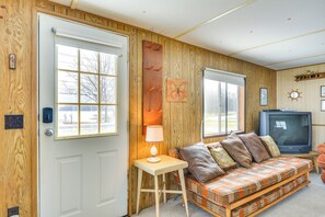 Living Room | Queen Sleeper Sofa | TV | Central Heating | Portable A/C Units