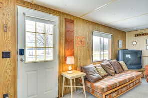 Living Room | Queen Sleeper Sofa | TV | Central Heating | Portable A/C Units
