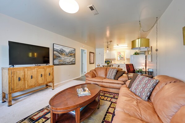Corvallis Vacation Rental | 1BR | 1BA | 833 Sq Ft | 2 Steps Required