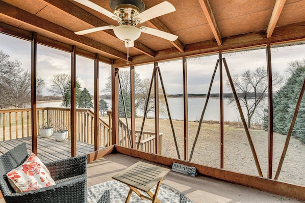 Montgomery Vacation Rental | 4BR | 3BA | 2,754 Sq Ft | 1 Step Required