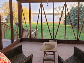 Screened Porch | Lake Views