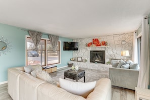 Living Room | Free WiFi | Smart TV | 2-Story Home | 1st Floor