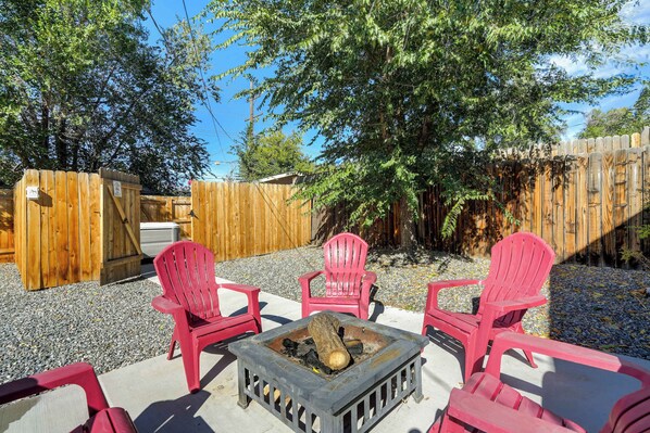 Welcome to Bonny Estate! Two stylish units share this inviting courtyard with a fire pit—perfect for group stays and relaxed Colorado evenings.







