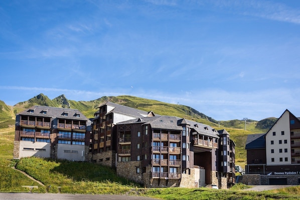 Enjoy a relaxing vacation at this prime destination!