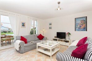 The interior is comfortable - please note that interior decor does vary.