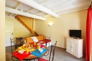This duplex house is your perfect retreat!