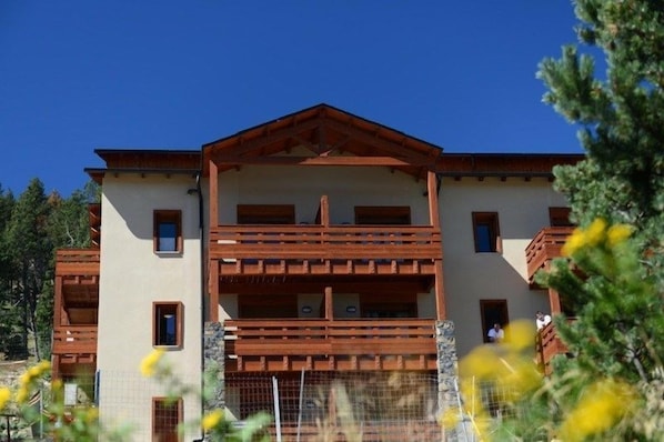 Experience the picturesque atmosphere at this amazing property.