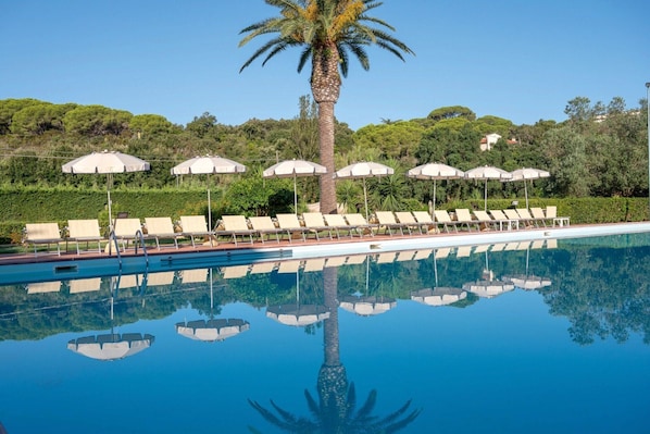 Holiday Home Swimming Pool