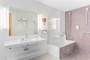 Pristine and modern bathroom, designed with clean lines for a refreshing start to the day.