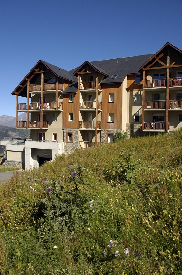 Spend your summer in the mountains!