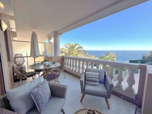 Outdoor terrace