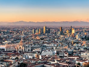 Urban Area, City, Skyscraper, Daytime, Metropolitan Area, Building, Horizon, Cityscape, Metropolis
