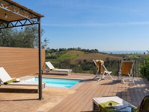 Schwimmbad, Möbel, Gartenmöbel, Resort, Sonnenliege, Schatten, Verbundwerkstoff, Eco Hotel, Stuhl, Deck