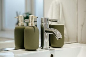 Équipements de salle de bain