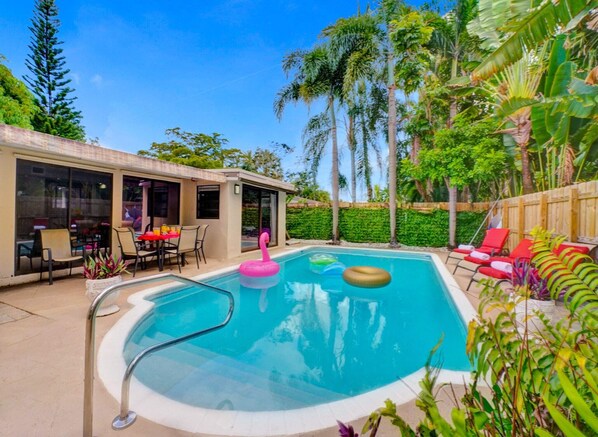 Our relaxing private pool & yard is calling your name!