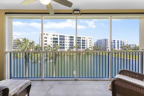 Oceanwalk 11-204 balcony