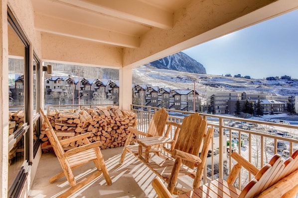 Sit out on the balcony and enjoy the sunshine.