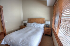 The bedding configuration in the second bedroom varies - please let us know your preference when booking and we will try to accommodate you.