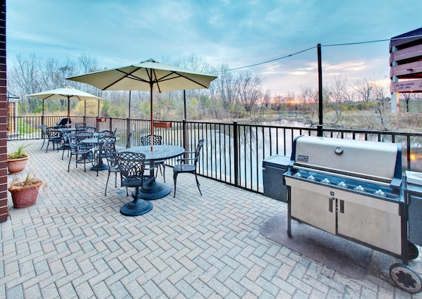 You’ll enjoy a relaxing vacation at this prime destination!