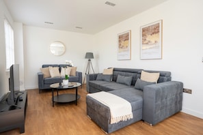 Living Room / Lounge