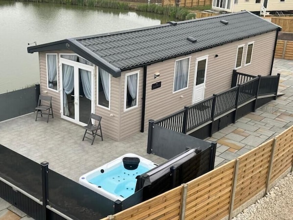 BORDEAUX LODGE 2