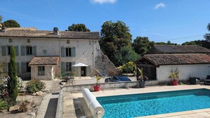 Maison Principale / Main Housse